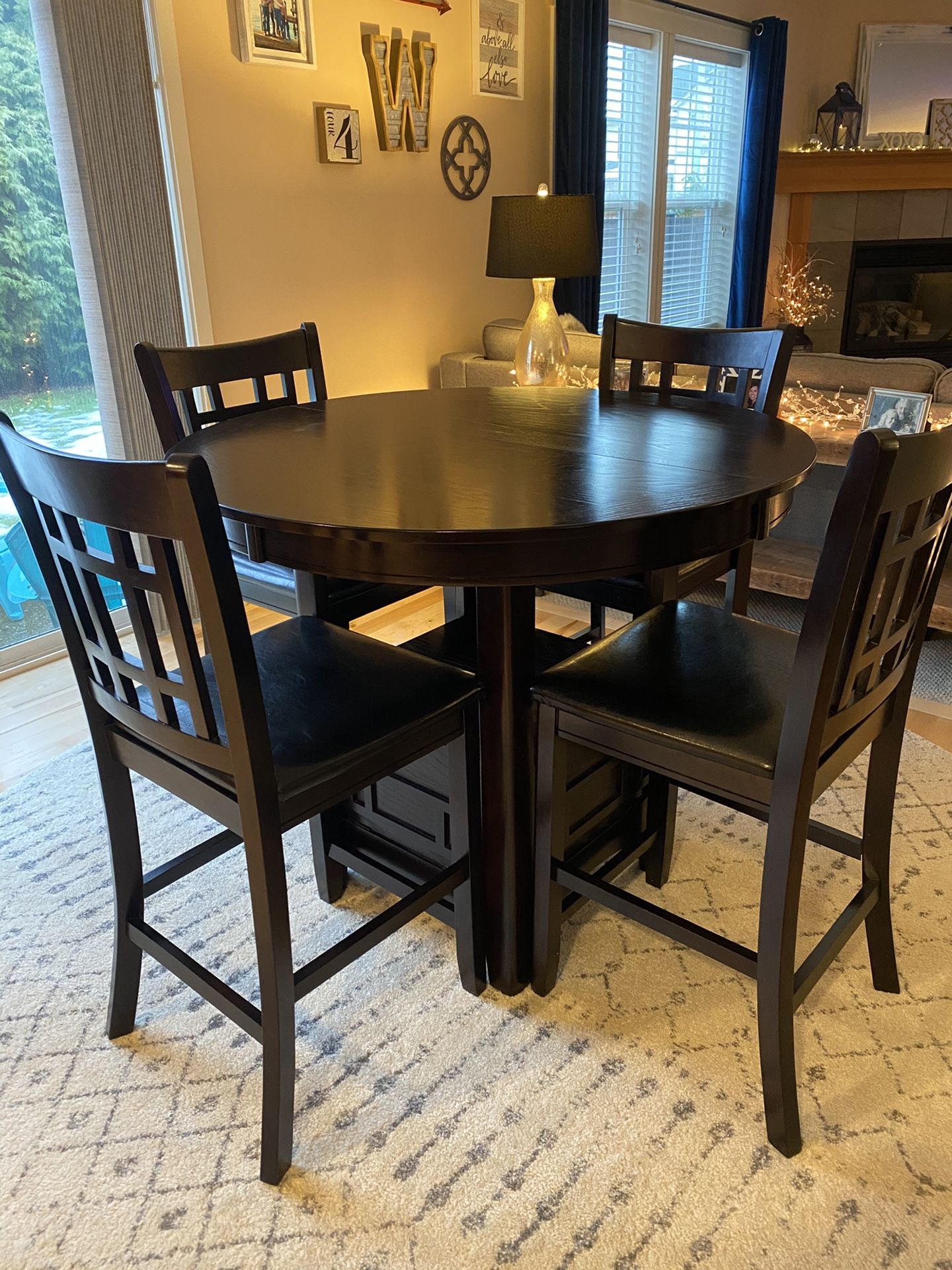 PENDING: Kitchen table w/4 chairs (bar height)