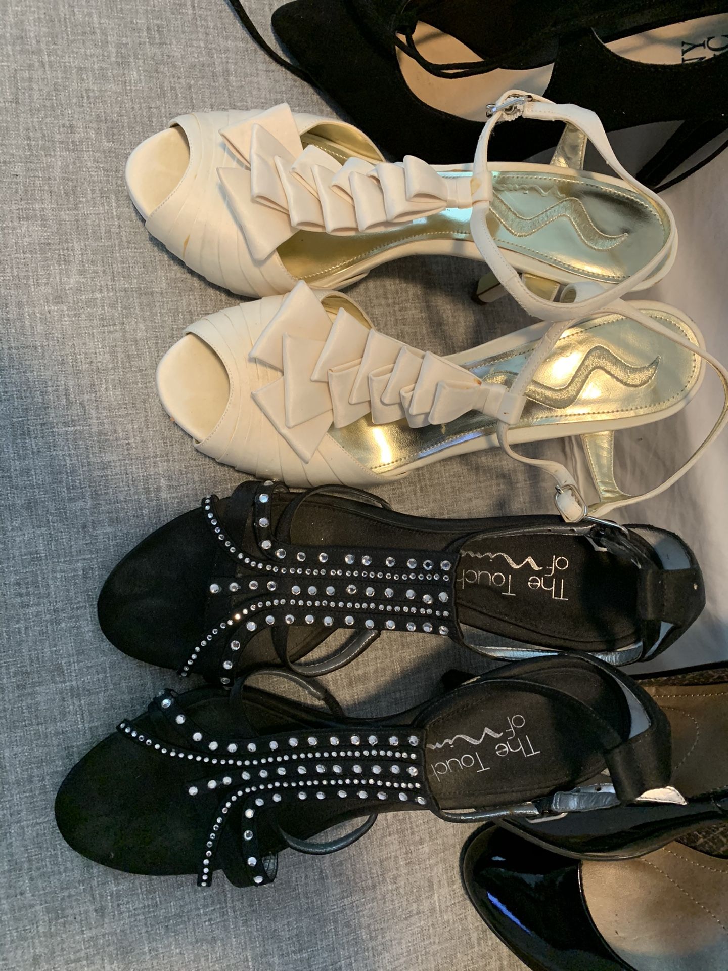 Size 7 shoes, the beige shoe is size 8