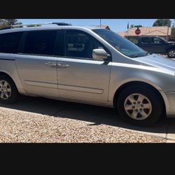 2010 Kia Sedona Price Is Firm