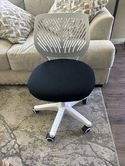 Small vanity/ kids chair