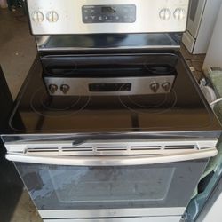 Stove And Refrigerator 