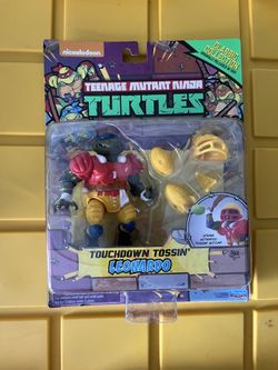 TMNT Touchdown Tossin’ Leonardo Action Figure
