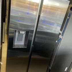 Samsung Side By Side Refrigerator With Water And Ice Maker In Stainless Steel