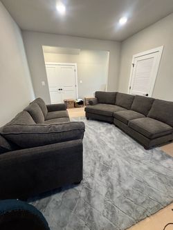 Haverty’s Sectional - Heather Gray