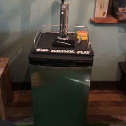Edgestar Kegerator / Mini Fridge