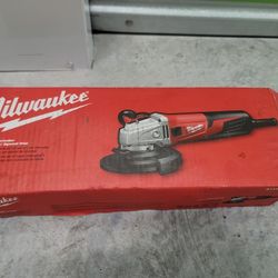 Milwaukee 6117-33D Corded 5" Small Angle Grinder 13amp w/Slide Switch Lock-On