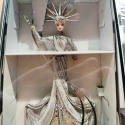 Barbie Silver Statue Of Liberty Perfect In The Box Hard To Find 200 Or Close Offer