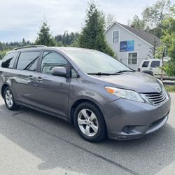 2017 Toyota Sienna 