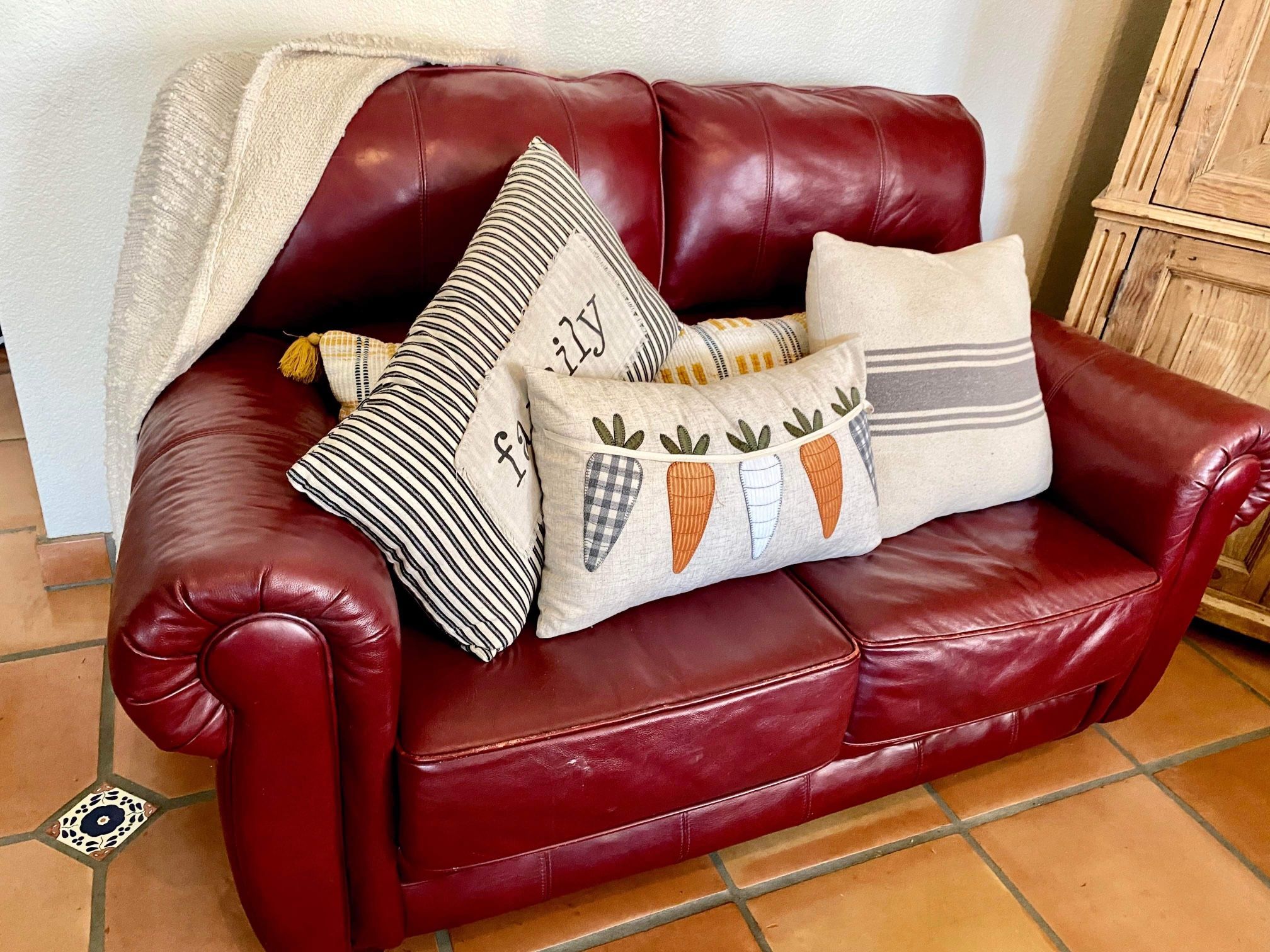 Burgundy/red Leather Couches 