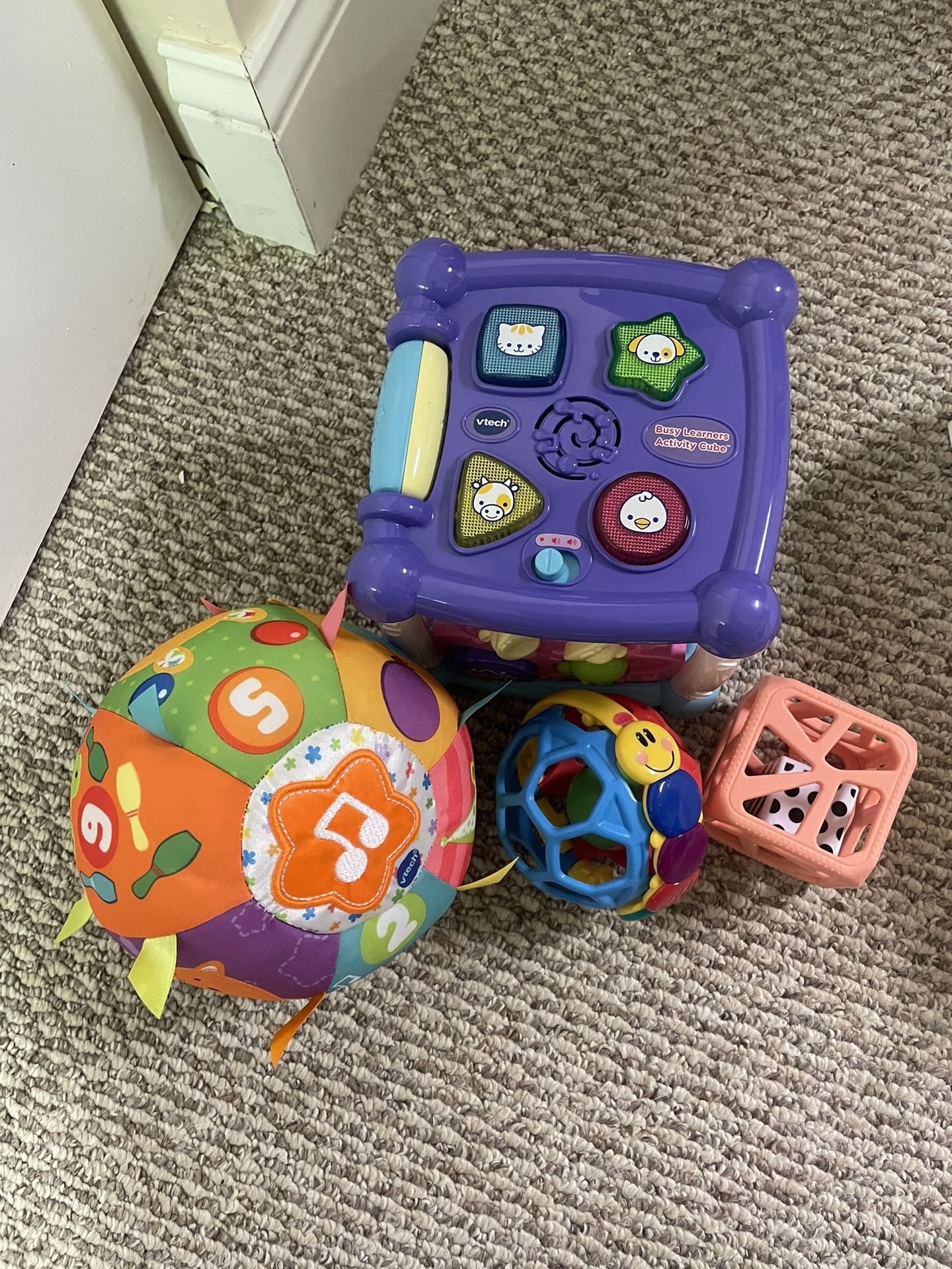 4 baby toys bundle vtech lil critters roll and discover ball & learning cube