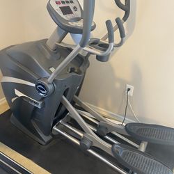 OCTANE Q45e ELLIPTICAL / CROSS TRAINER