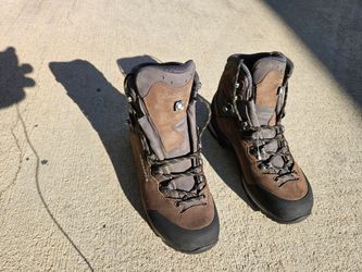 Lowa hiking boots Camino