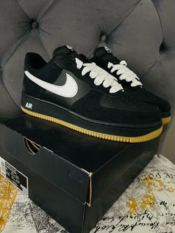 MENS NIKE AIR FORCE 1 SIZE 8