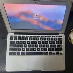 Apple MacBook Air A1465 11.6" (128GB HDD, Intel Core i5, 1.6GHz, 4GB RAM) Laptop - Silver - MJVM2LL/A (March, 2015)