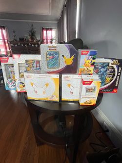 Pokémon TCG 30th Celebration Bundle Lot