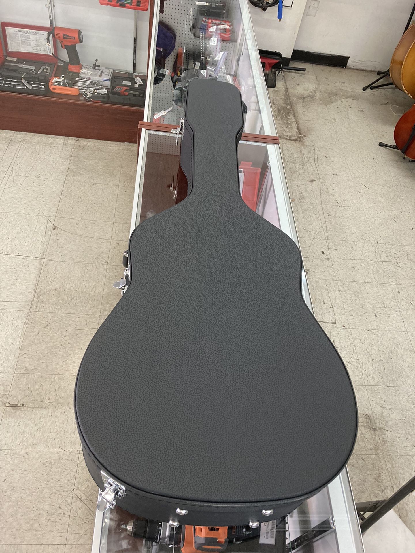 Fender Hard Shell Dreadnought Guitar Case