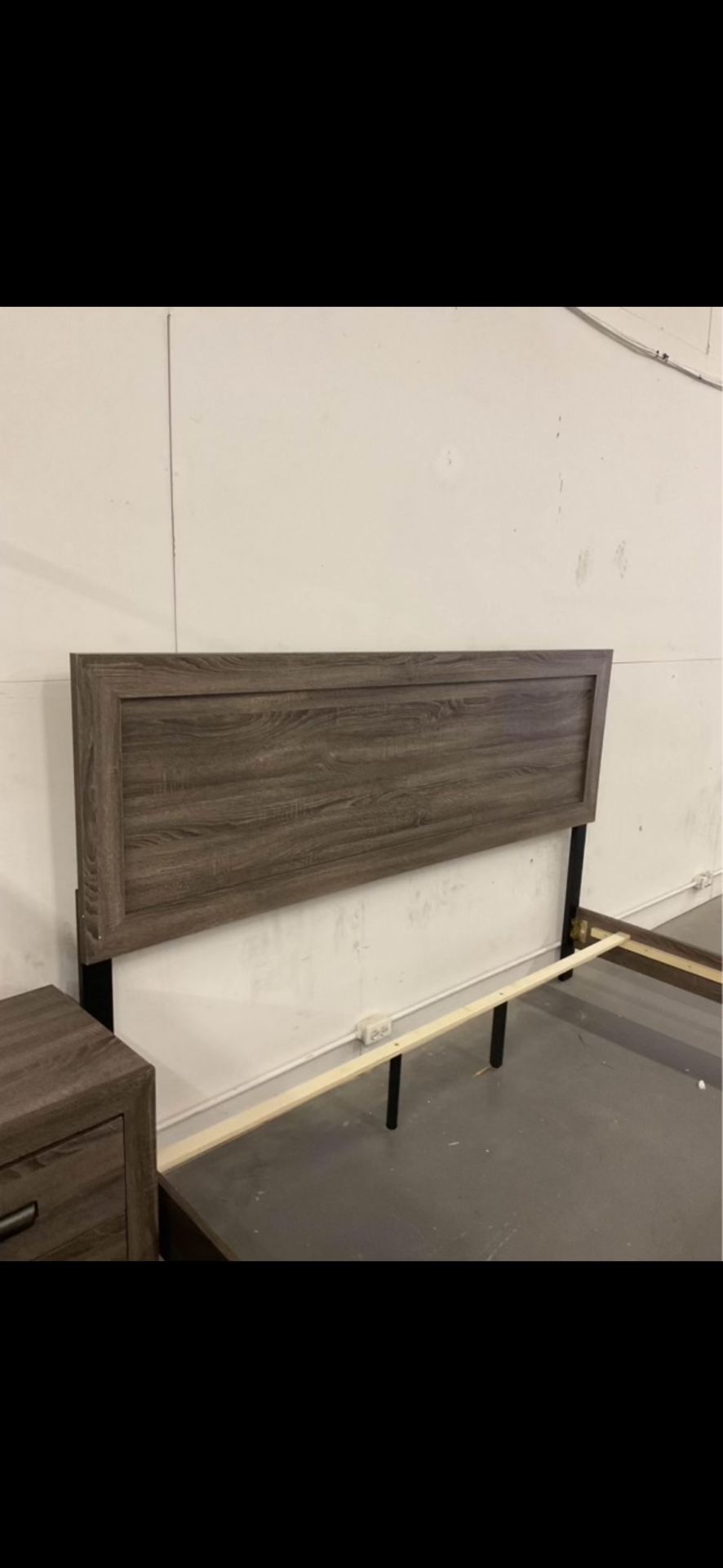 Gray Queen Size Bed With Mattress 