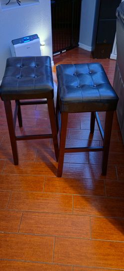 Saddle cushion bar stools, bar height