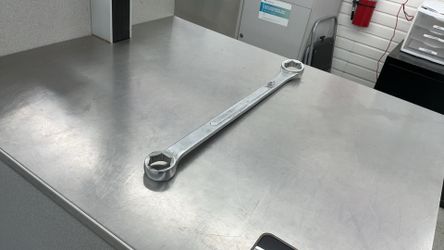 Hitch Wrench (a double box-end specialty wrench designed for trailer hitch ball nuts), featuring a 15/16"