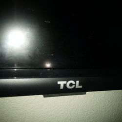 TCL ROKU SMART TV 32" 