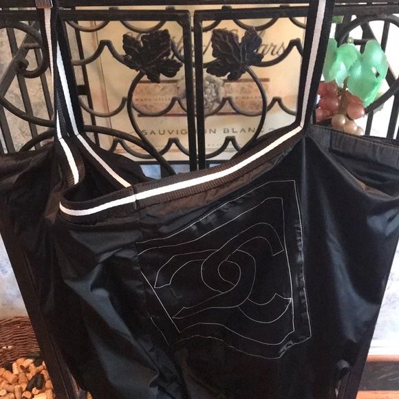 TRAVEL TOTE ALL/ TENNIS OR WKEND BAG!