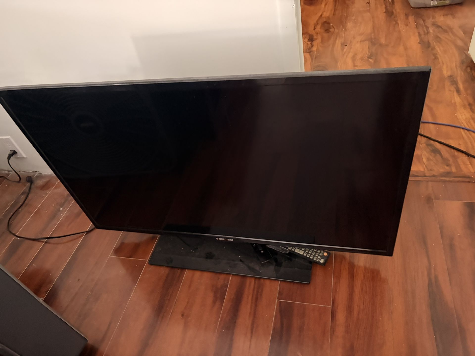 42 Inch Element 1080p TV