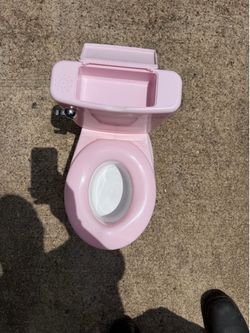 Pink Potty Training Bundle – Potty Chair + 2 Peppa Pig Toilet Seat Reducers