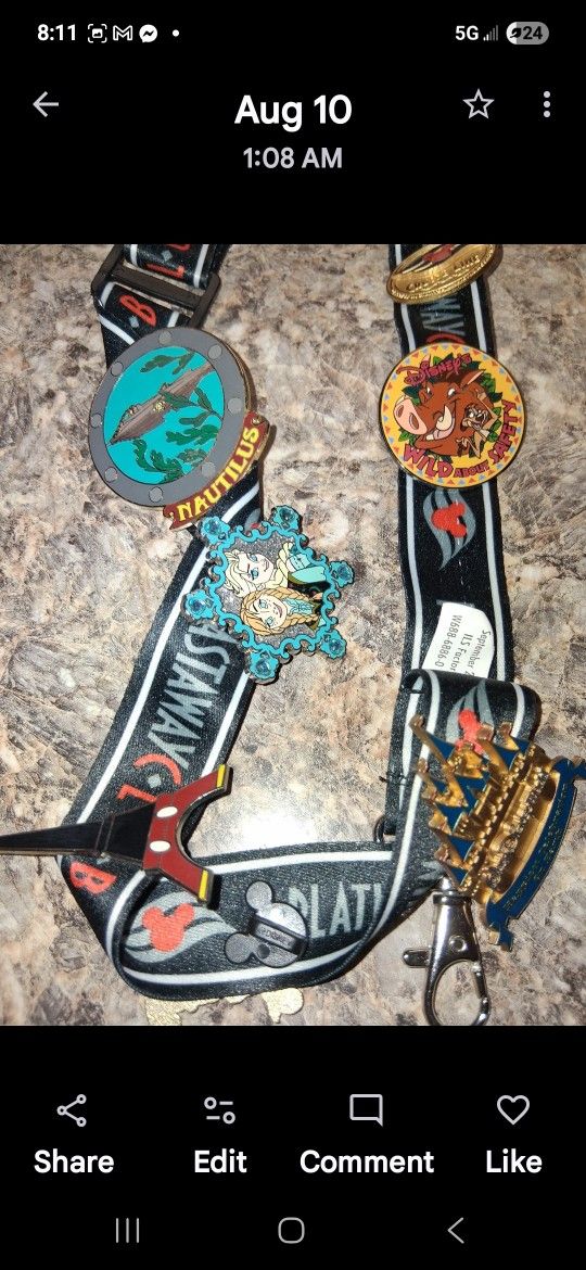 DISNEY PINS