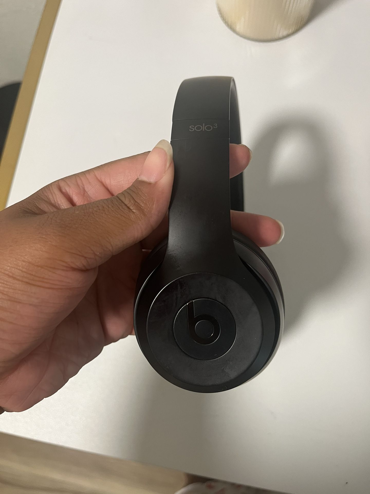 Beats headphones, solo 3