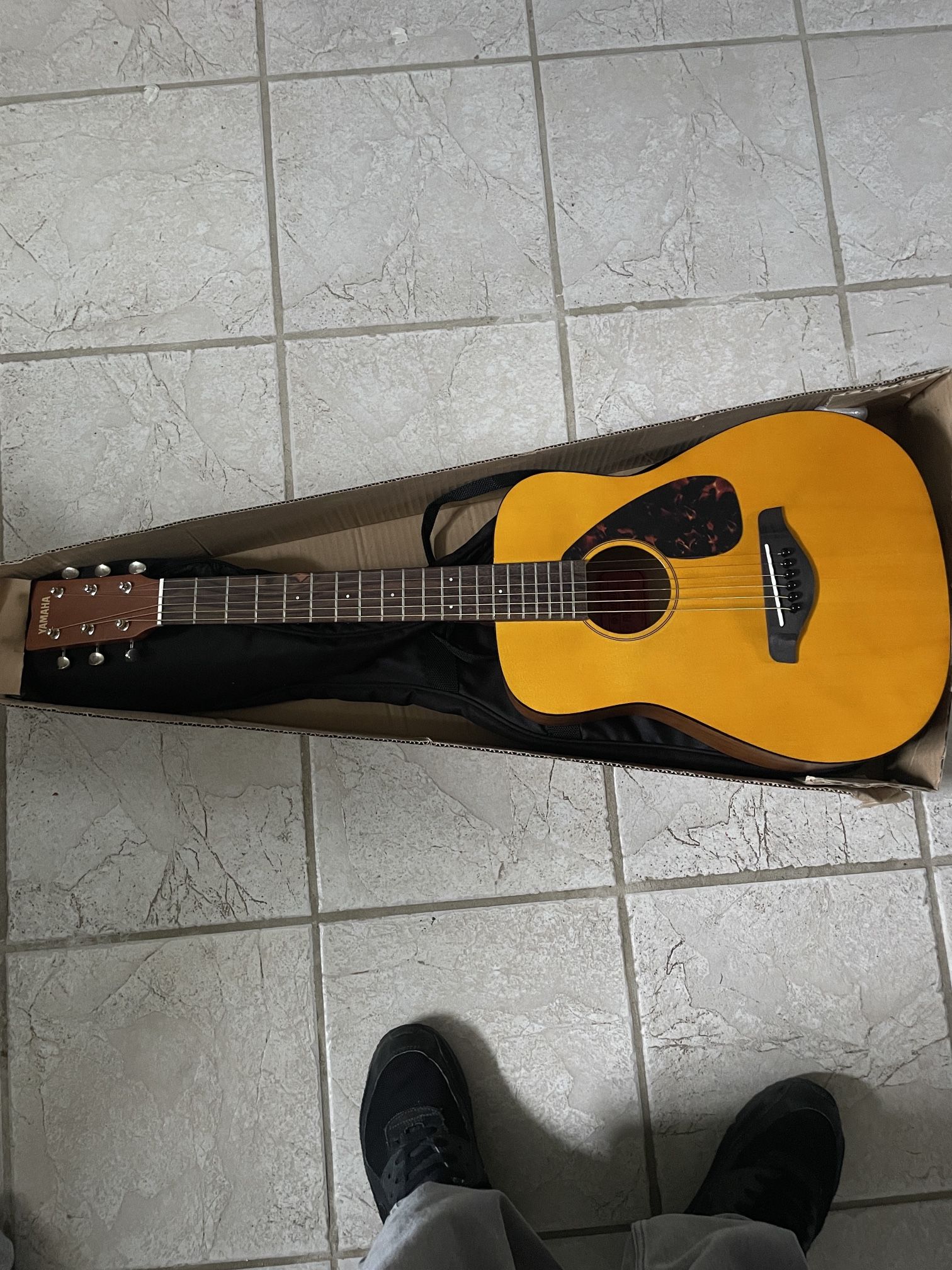 yamaha acoustic guitar Fg-Junior