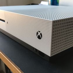 XBOX One S 1TB