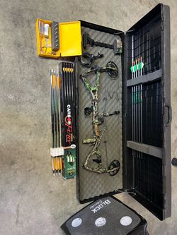 Bowtech General Compound Bow, RH, w/accessories