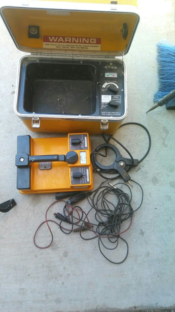 Dynatel 573A cable locator