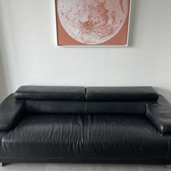 Caligaris Modern Black Leather Sofa