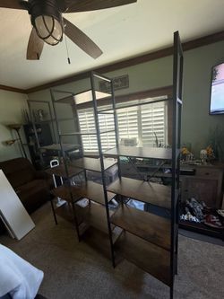 Display shelf
