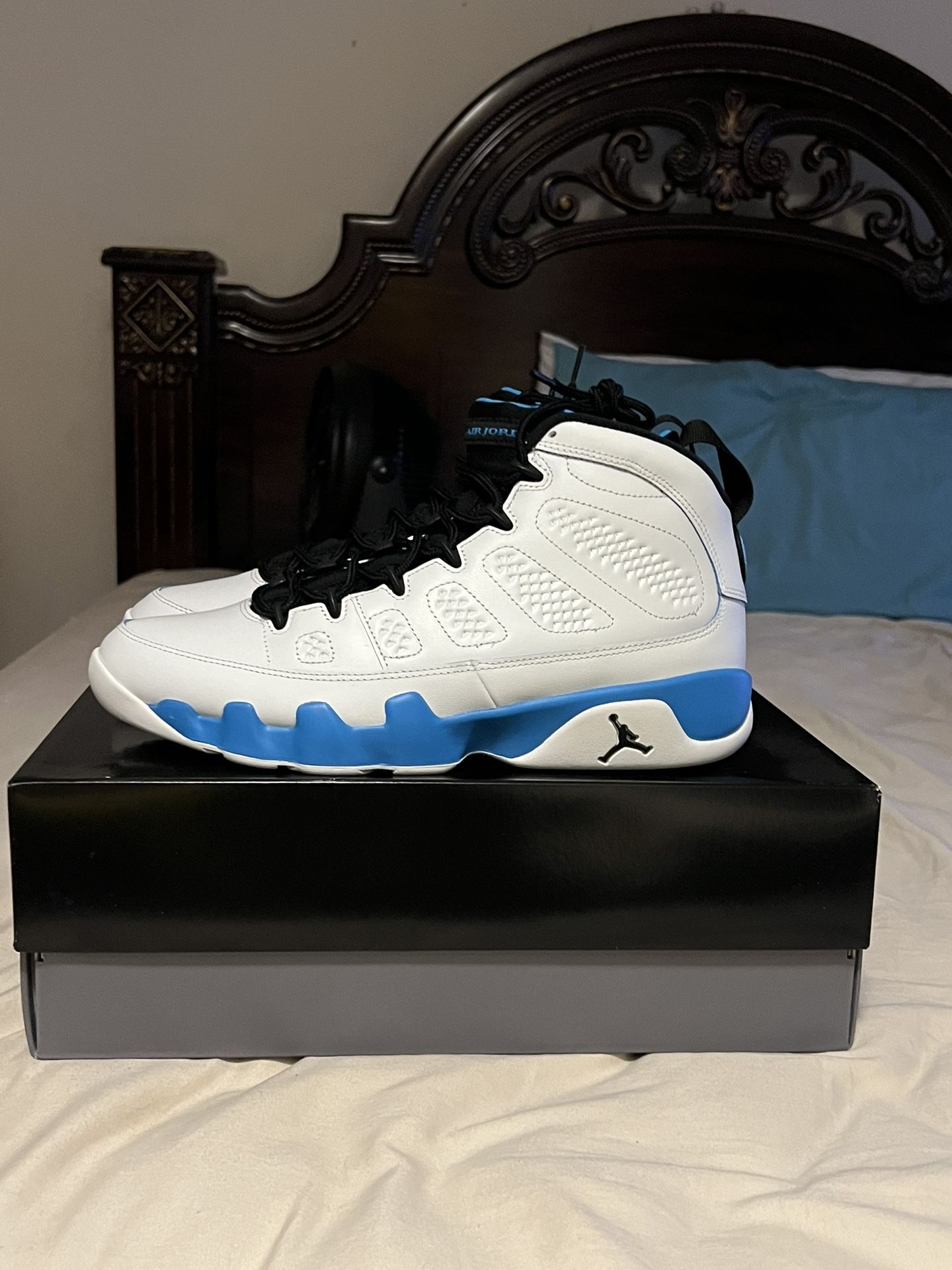 MENS AIR JORDAN 9 POWDER BLUE SIZE 11