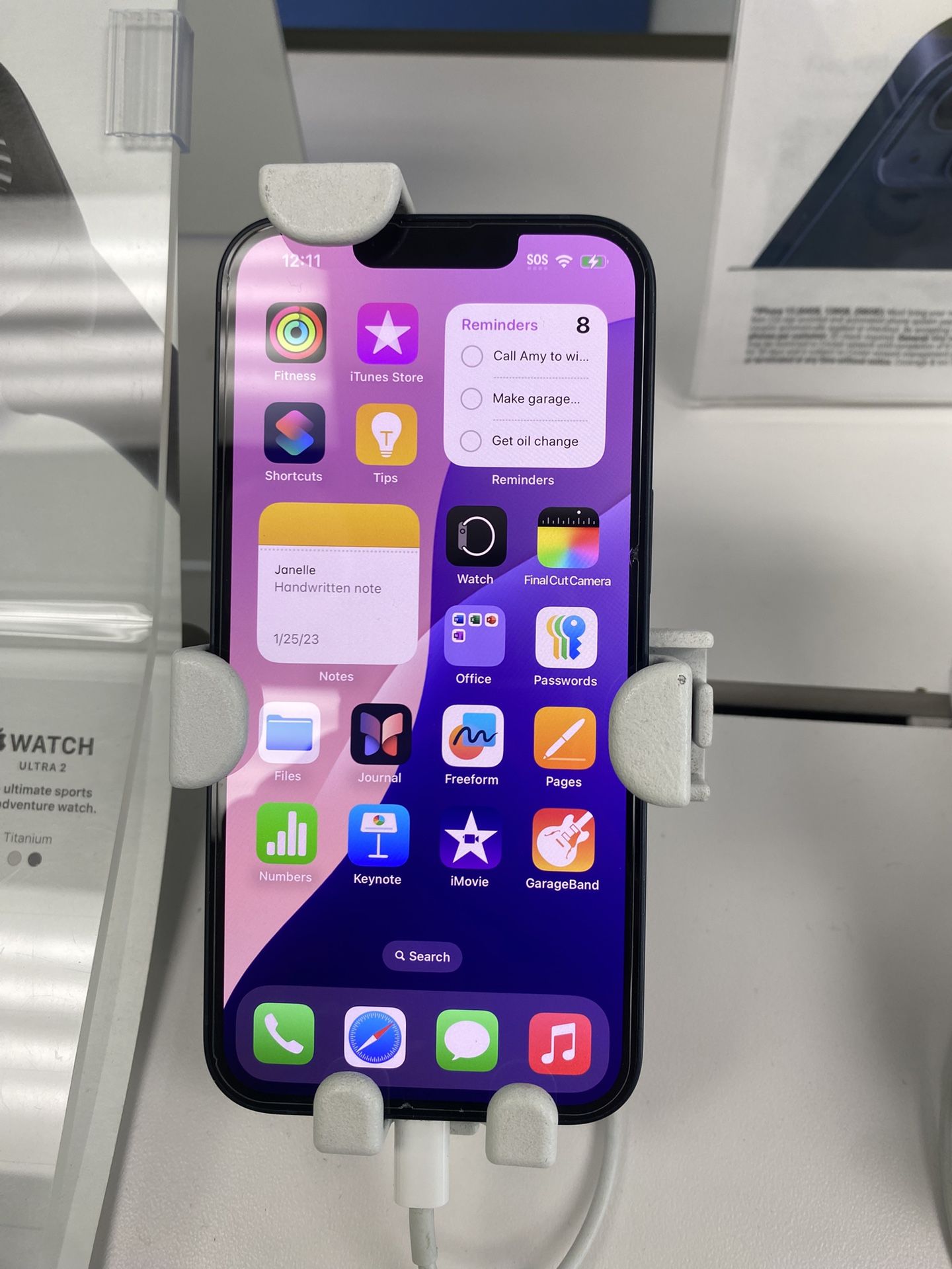 iPhone 13