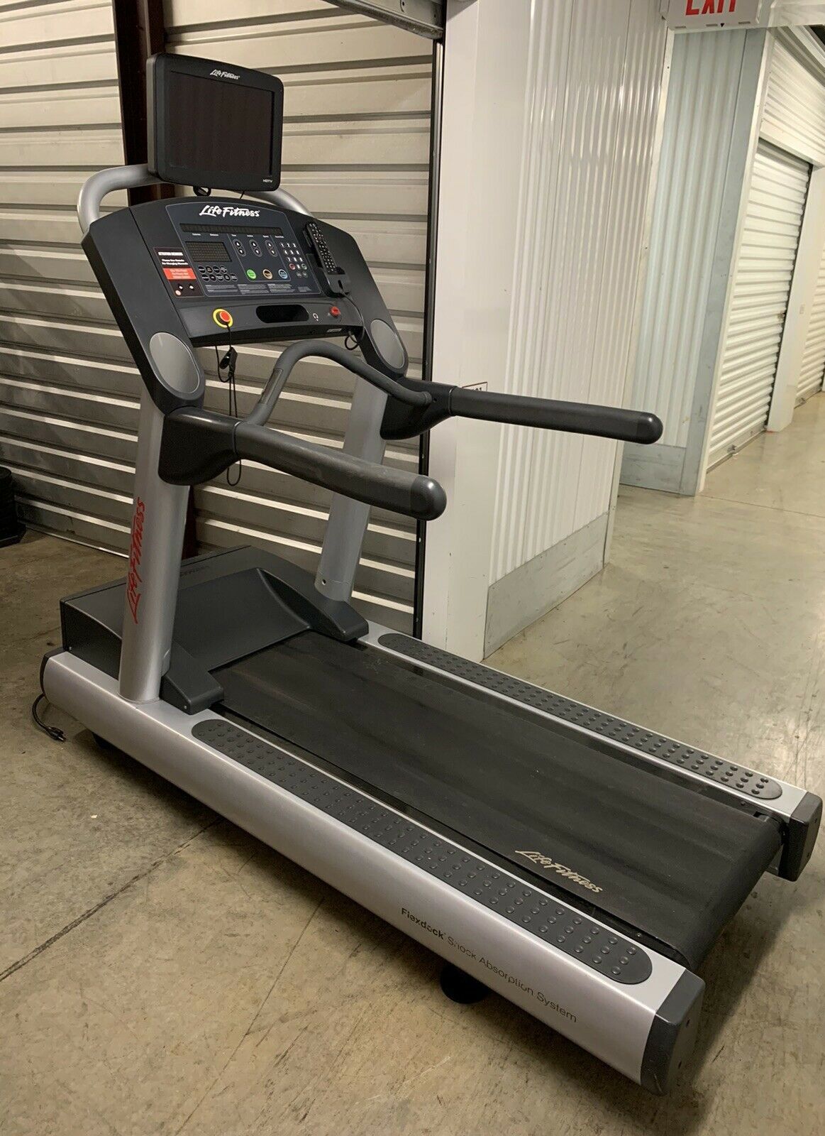 Life Fitness Integrity Series Treadmill