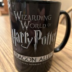Harry potter Diagon Alley coffee mug - universal studios  Small white scratch/chip under H  See photos