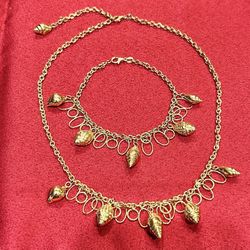 Gorgeous Estate Fresh Rare Vintage 14K Ocean Themed Conch Shell Charm Necklace and Braclete Pair.