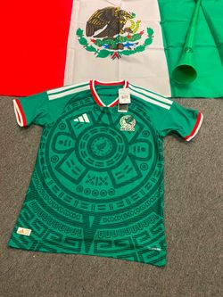 Playera, bandera y trompeta de México