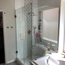 Frameless Shower 