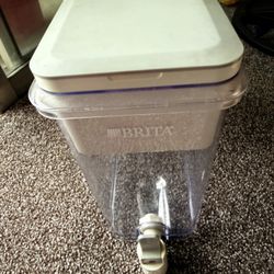 Brita Ultramax Water Dispenser - Gray: Water Filteration