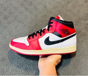 Jordan 1 Mid ‘Chicago’ 2020 (Sz 10M/11.5W)