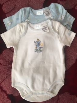 New Baby onesies bodysuit. Pick up only. $3.