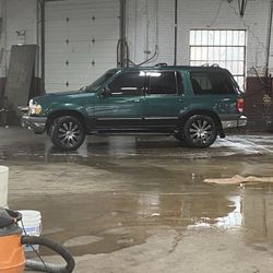 2000 Ford Explorer