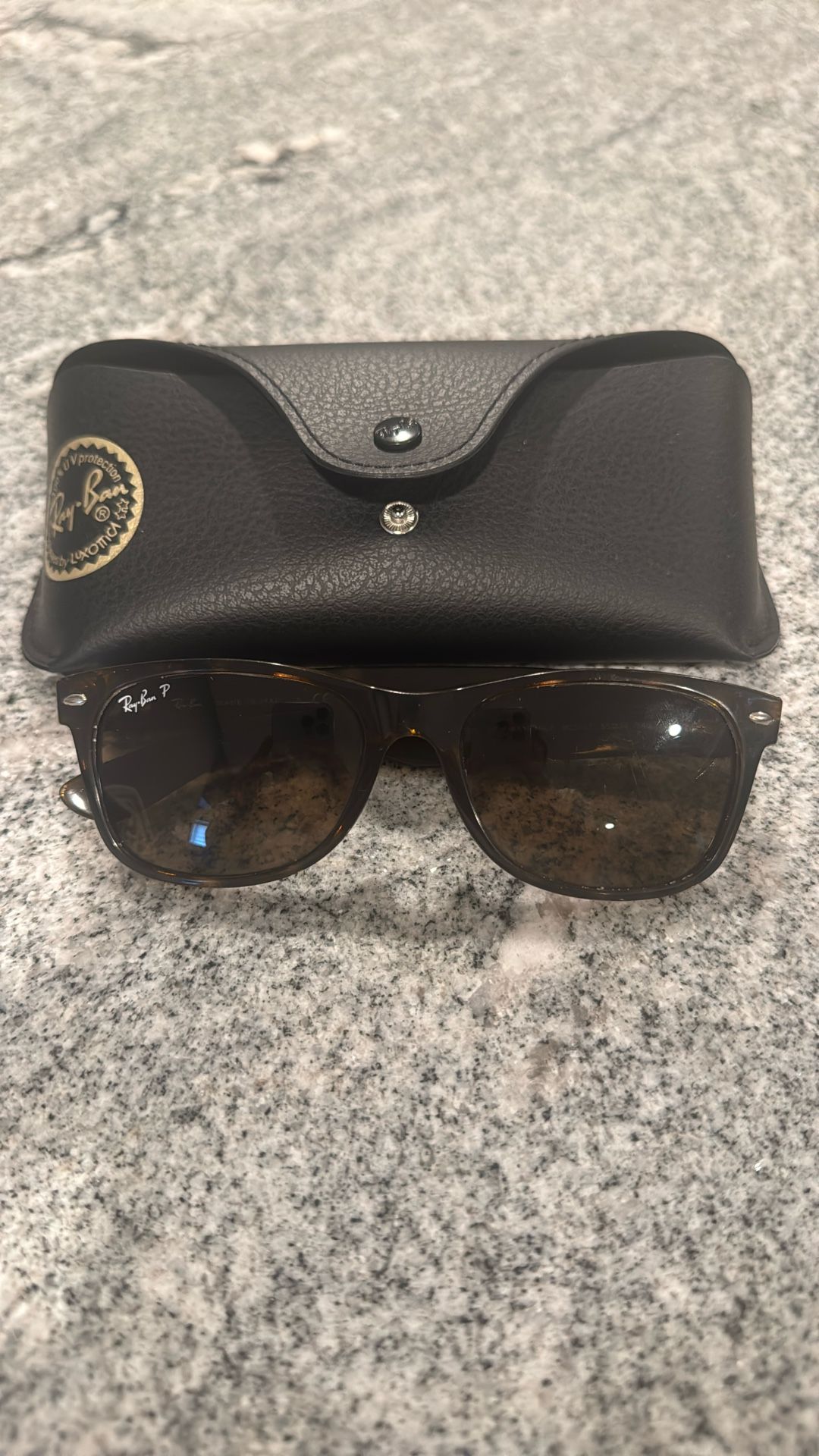 Rayban Wayfarers (one cracked lens)