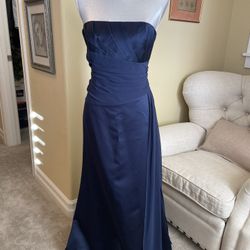 Formal Gown | Prom Dress | Bridesmaid Dress Navy Blue Sz 10 Short