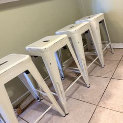 Metal Bar Stools Set of 4, Counter Height Stackable Barstools,