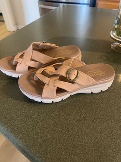 Women’s Skechers Sandals size 8.5